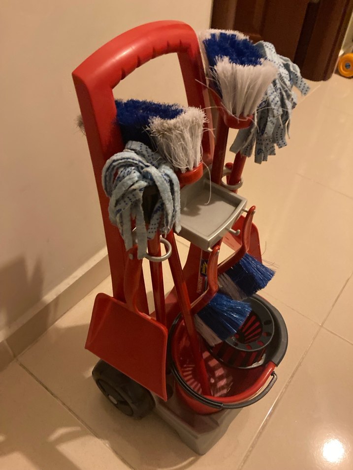 Kırmızı ve Gri mini Temizlik Seti - Görsel 2