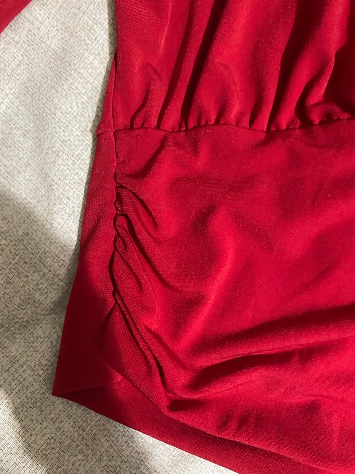 Kırmızı V Yakalı Drapeli Kadın Bluz - Görsel 3