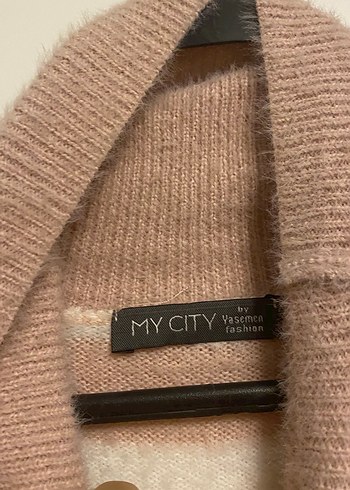 Bej Çizgili Yüksek Yakalı Kadın Triko Kazak - Görsel 2