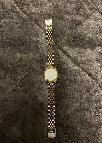 Altın Renkli Klasik Kadın Kol Saati - Görsel 3