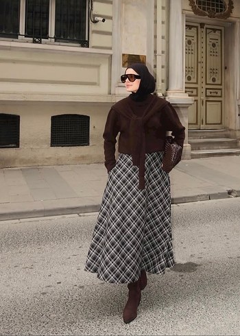 Drapeli Ekose Desenli siyah beyaz Uzun Etek - Görsel 3