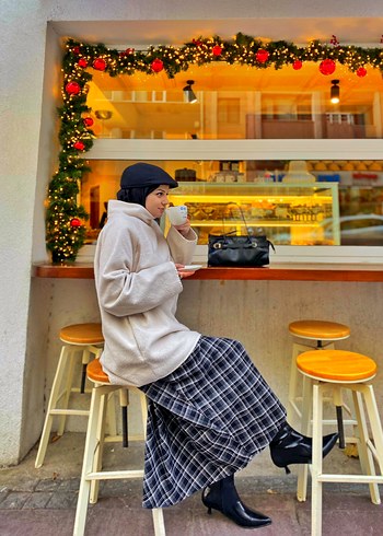 Drapeli Ekose Desenli siyah beyaz Uzun Etek - Görsel 5