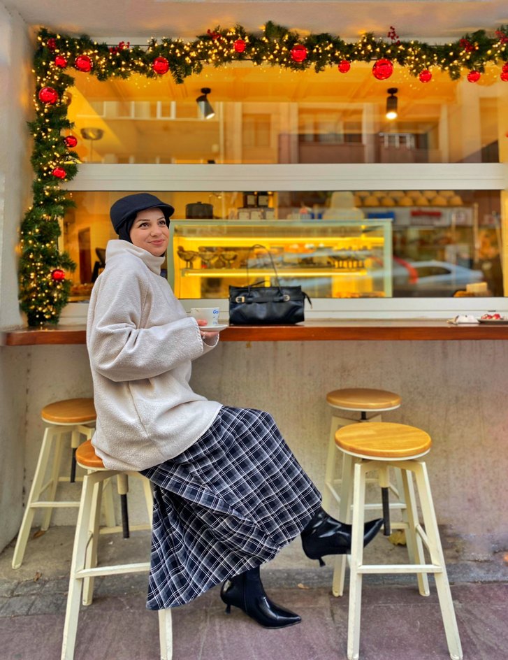 Drapeli Ekose Desenli siyah beyaz Uzun Etek - Görsel 4