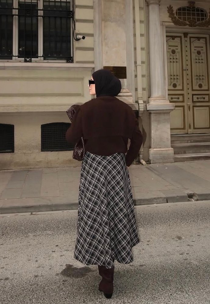 Drapeli Ekose Desenli siyah beyaz Uzun Etek - Görsel 2