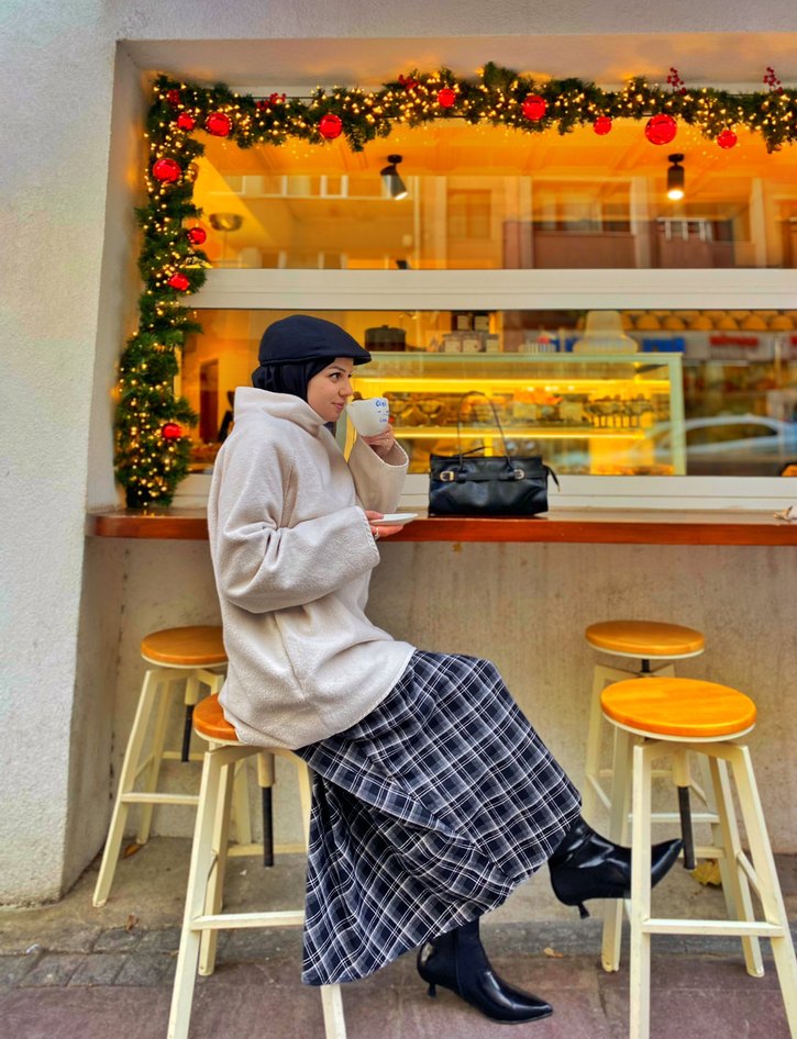 Drapeli Ekose Desenli siyah beyaz Uzun Etek - Görsel 5