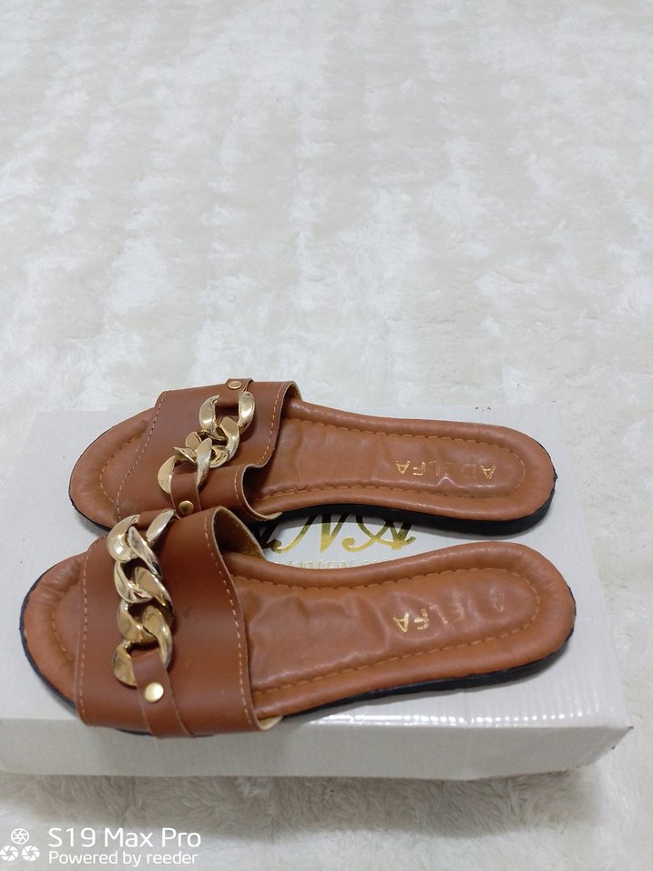 Kahverengi Zincir Detaylı Kadın Terlik - Görsel 2