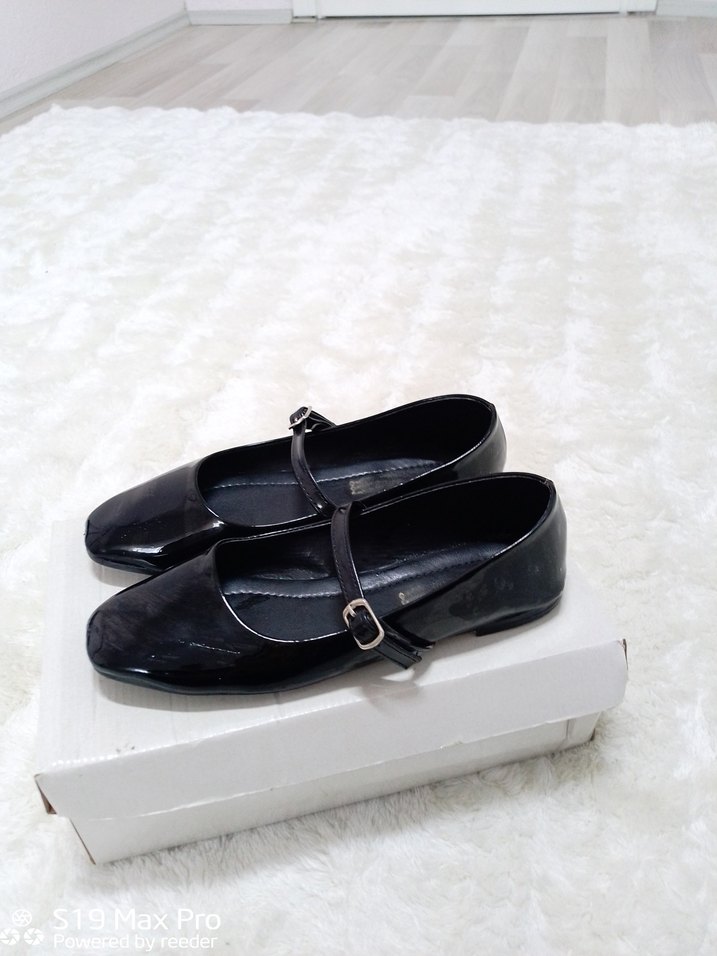 Kadın Siyah Rugan Tokalı Babet Ayakkabı - Görsel 2