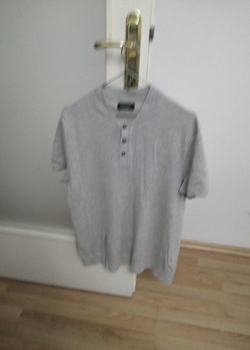 Gri Düğmeli Erkek Triko Tişört L beden boy 66 cm en 48 cm dir. - Görsel 2