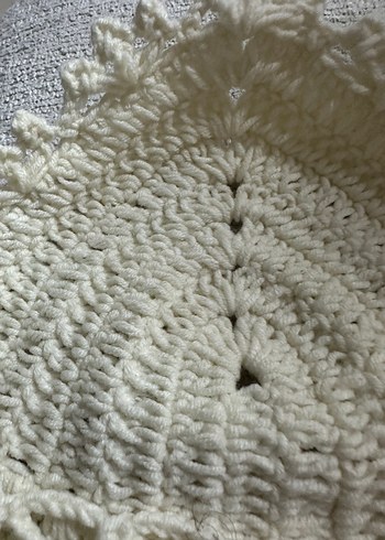 Dantel Detaylı Bej Örgü Büstiyer - Görsel 4