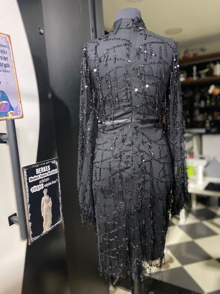 Uzun Siyah Gotik İşlemeli Abiye Elbise - Görsel 2