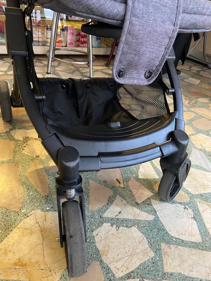 Gri Bebek Arabası - Görsel 4