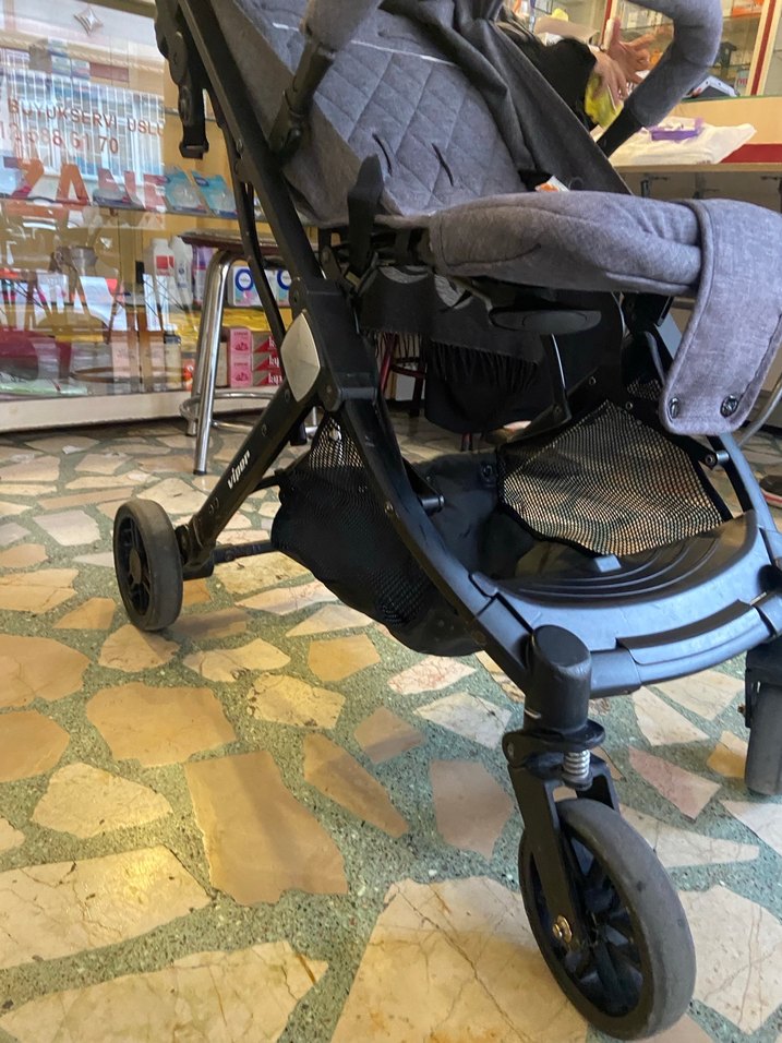 Gri Bebek Arabası - Görsel 3