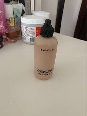 MAC Face and Body C1 Rengi
