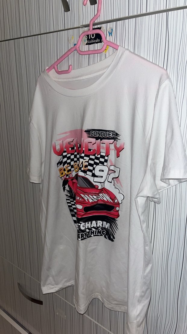 Renkli Baskılı Beyaz Tişört - Görsel 4