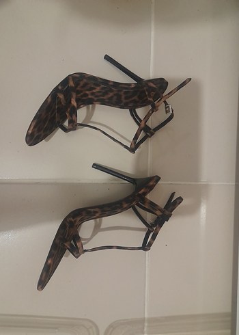 ZARA Leopar Desenli İnce Topuklu Ayakkabı - Görsel 3