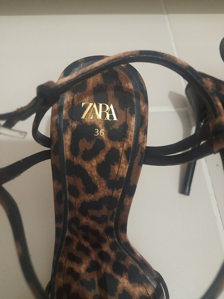 ZARA Leopar Desenli İnce Topuklu Ayakkabı - Görsel 2