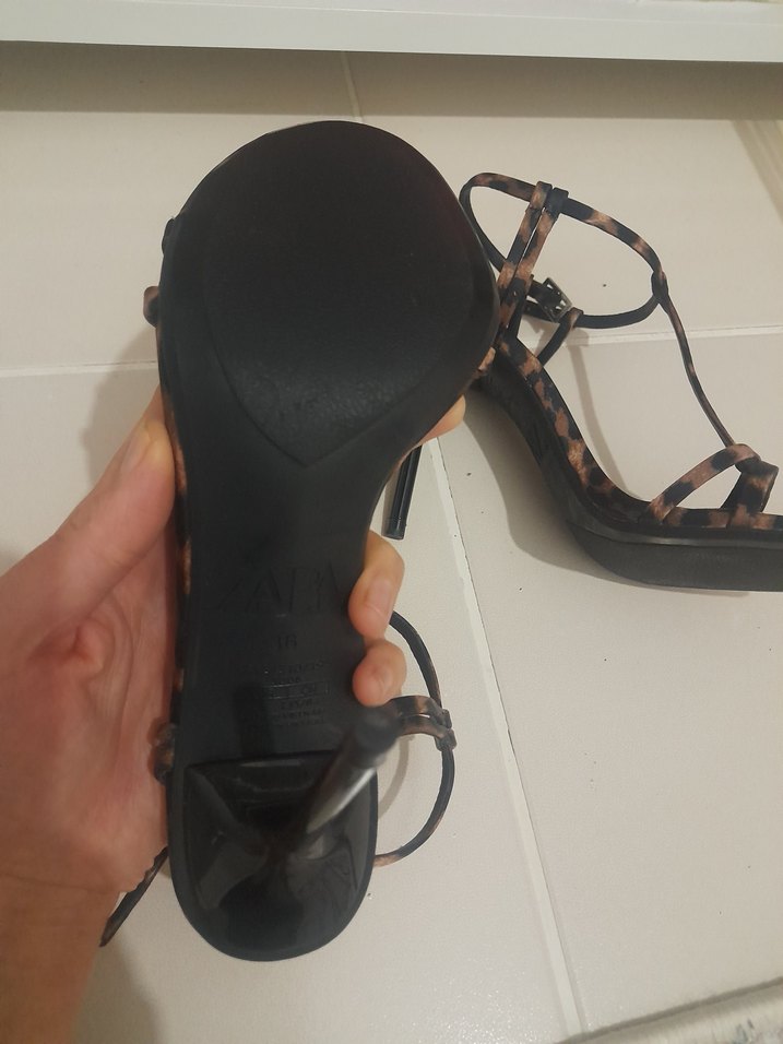 ZARA Leopar Desenli İnce Topuklu Ayakkabı - Görsel 4