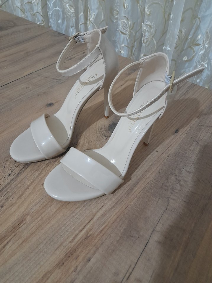 Krem Tokalı Kadın Topuklu  Ayakkabı - Görsel 2