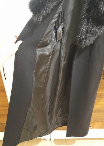 MANGO Siyah Kürk Yaka Detaylı Kaban - Görsel 10