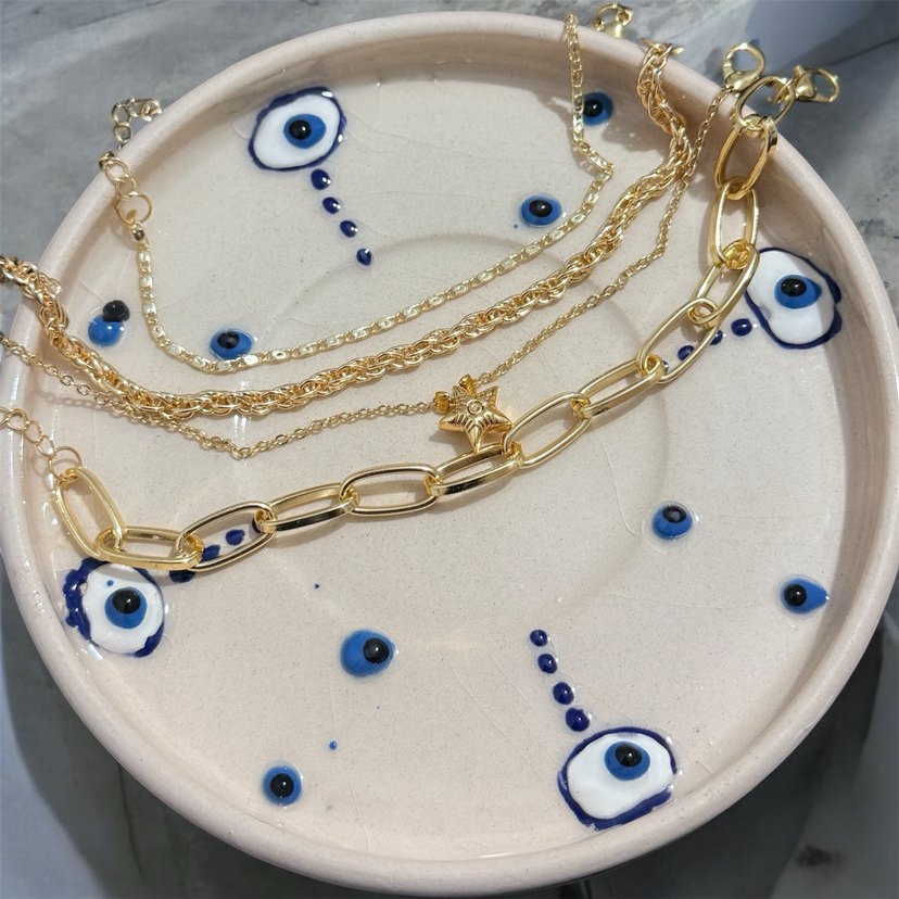 Altın Renk Zincir Detaylı Yıldız Charmlı Kısa Kadın Bileklik - Görsel 2