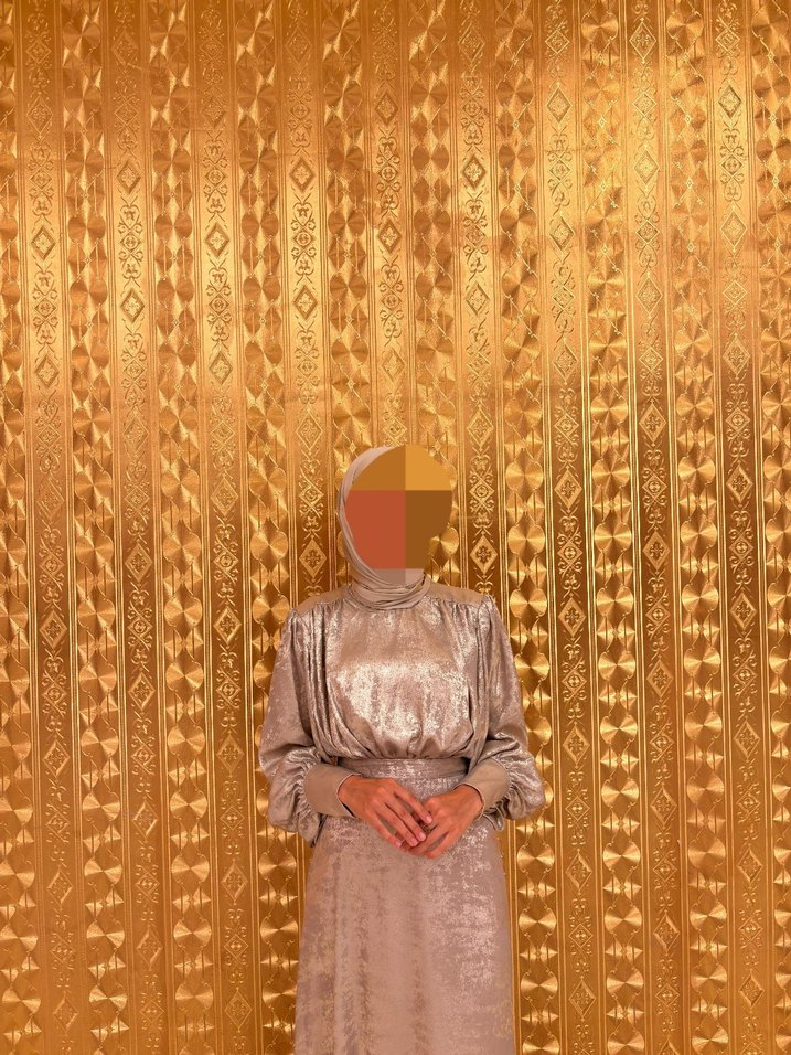 Drapeli Yılan Desenli Uzun bej Abiye - Görsel 3