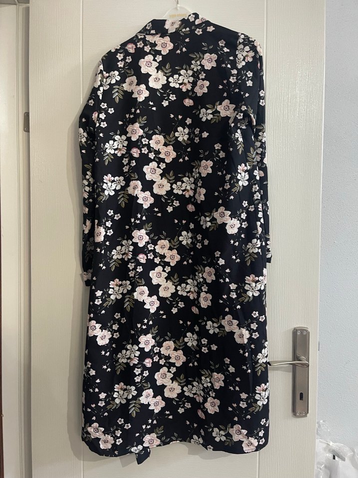 Çiçek Desenli Uzun Kadın Kimono - Görsel 2