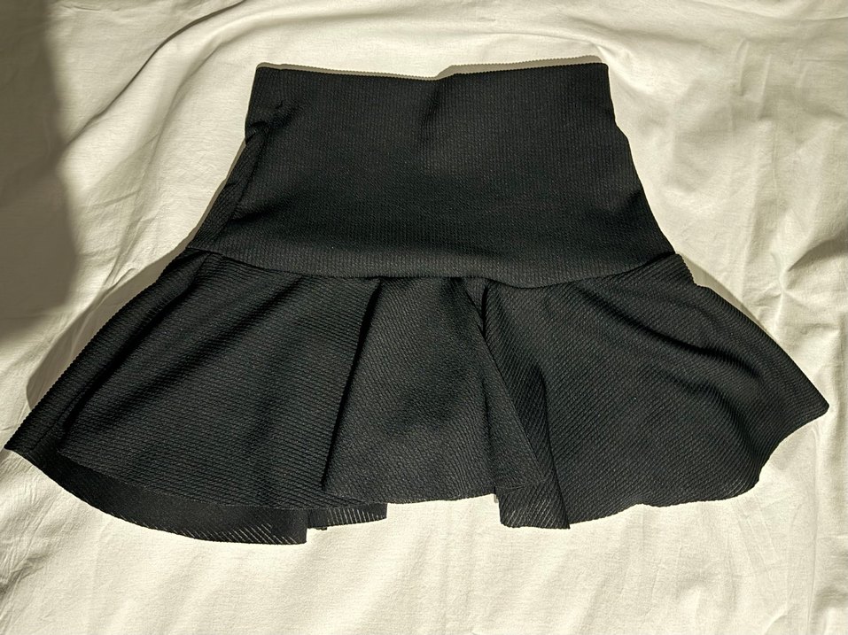 Siyah Fırfırlı Etek - Görsel 2