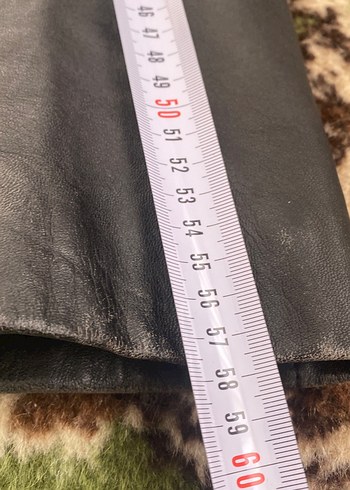 Düğmeli Siyah Deri Kadın Ceket 42 bedene uygun kol ve etek uçlar - Görsel 7