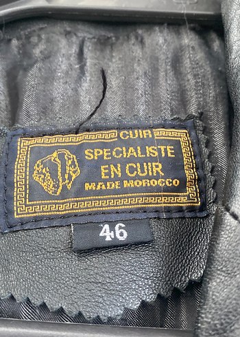 Düğmeli Siyah Deri Kadın Ceket 42 bedene uygun kol ve etek uçlar - Görsel 4