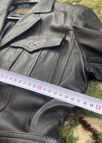 Düğmeli Siyah Deri Kadın Ceket 42 bedene uygun kol ve etek uçlar - Görsel 6