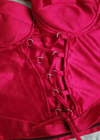 Kırmızı Parlak Mini Gotik Büstiyer - Görsel 3