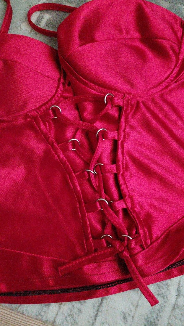 Kırmızı Parlak Mini Gotik Büstiyer - Görsel 3