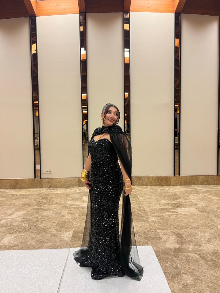 Siyah Straplez Uzun Drapeli Goth Abiye - Görsel 3