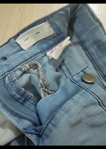 Nakışlı Düğmeli Kız Kot Etek - Görsel 3