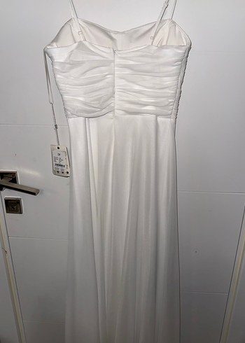 Beyaz Askılı Uzun Drapeli tül abiye - Görsel 3