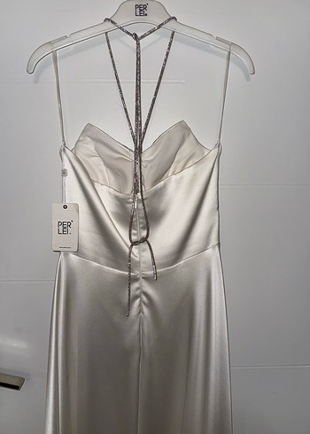 Zincir Detaylı Beyaz Uzun saten Abiye - Görsel 5