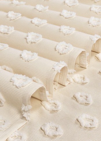 Çift kişilik ponponlu yatak örtüsü - Görsel 3