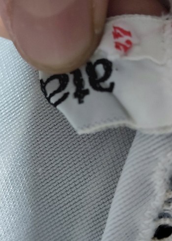 Uzun Beyaz Straplez Nakışlı Gelinlik - Görsel 3