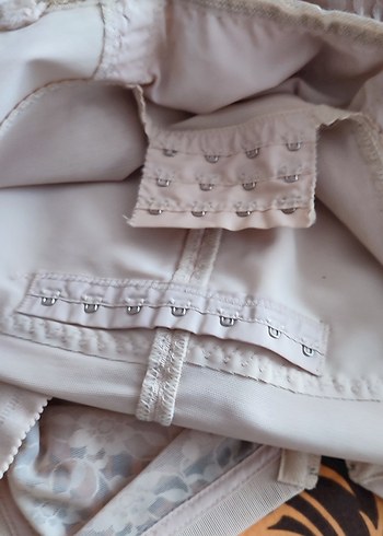 Bej Dantel Detaylı Hemşire Korsesi Midi Boy - Görsel 5