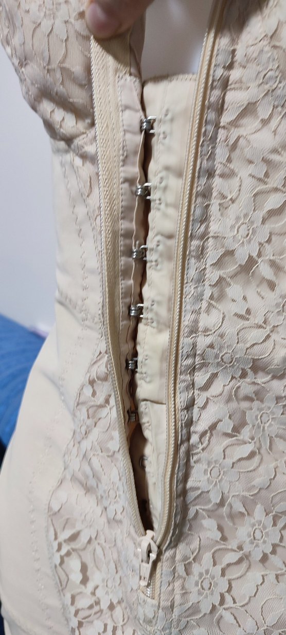 Bej Dantel Detaylı Hemşire Korsesi Midi Boy - Görsel 2