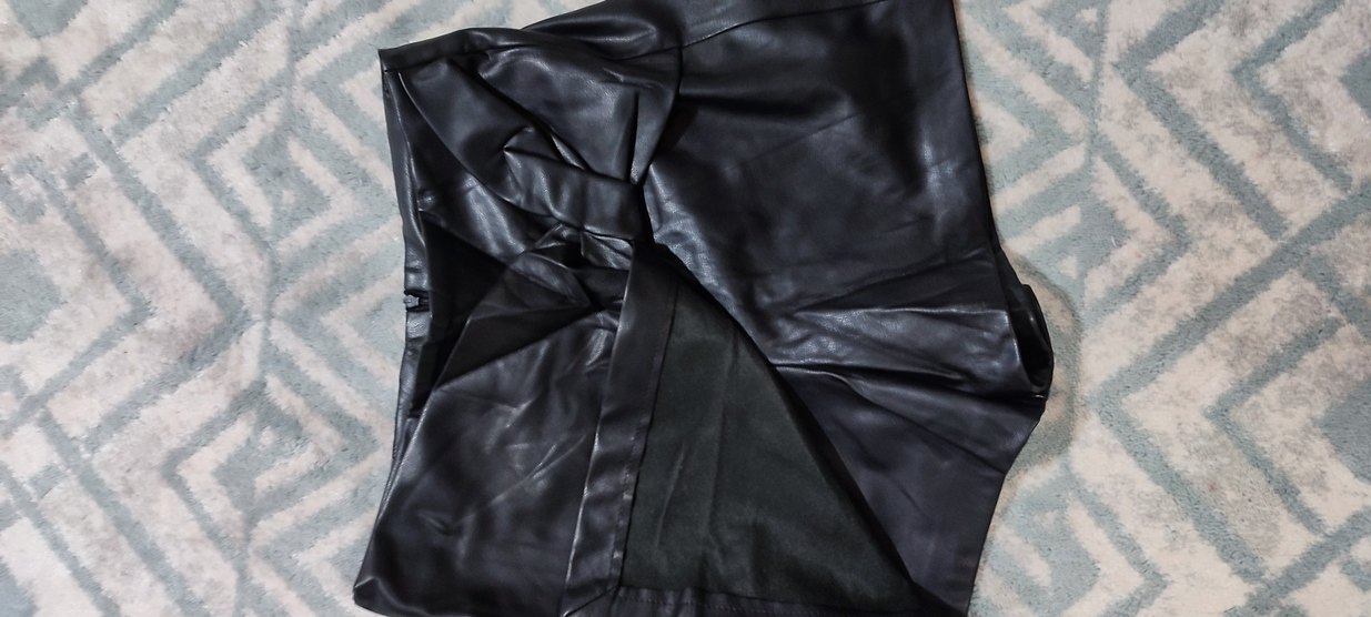 #Deri etek Sort Drapeli Siyah Deri Midi Şort - Görsel 4