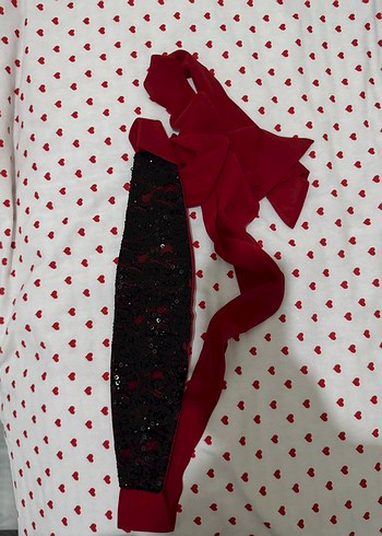 Uzun Kırmızı, Siyah Nakışlı Elbise - Görsel 3