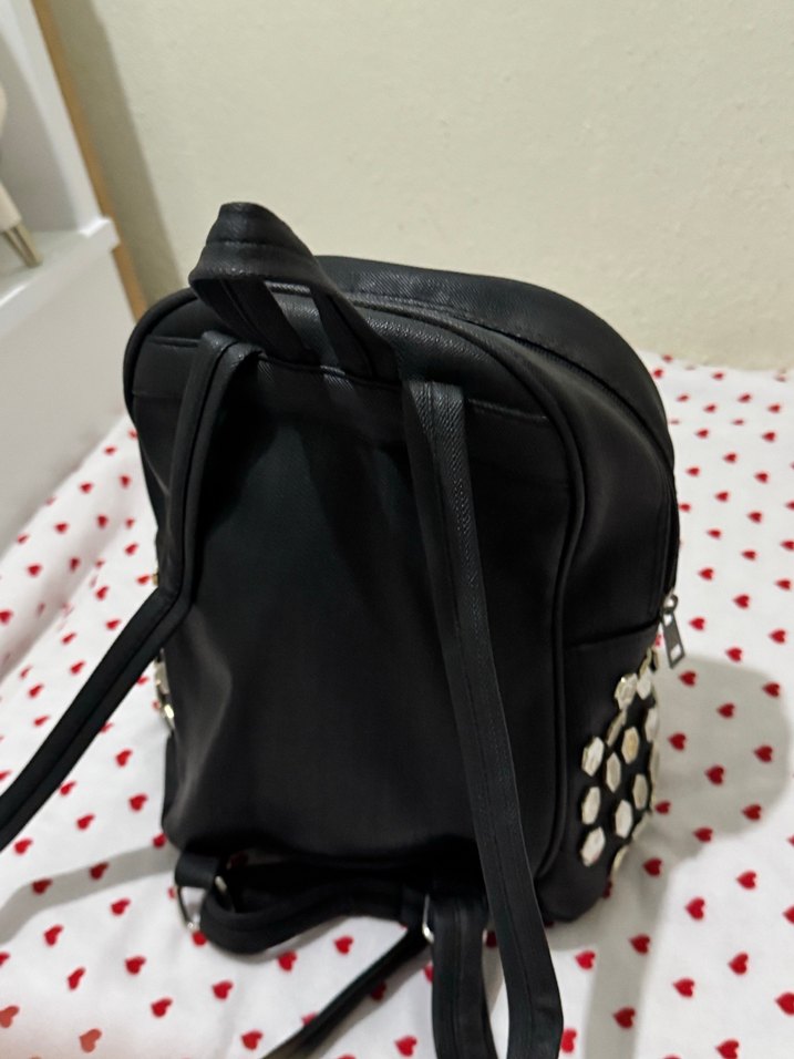 Siyah Parlak Deri Rock Punk Sırt Çantası - Görsel 3