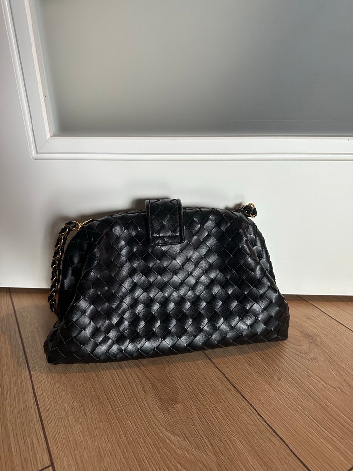 Zincir Detaylı Siyah Deri Kadın Çanta - Görsel 4