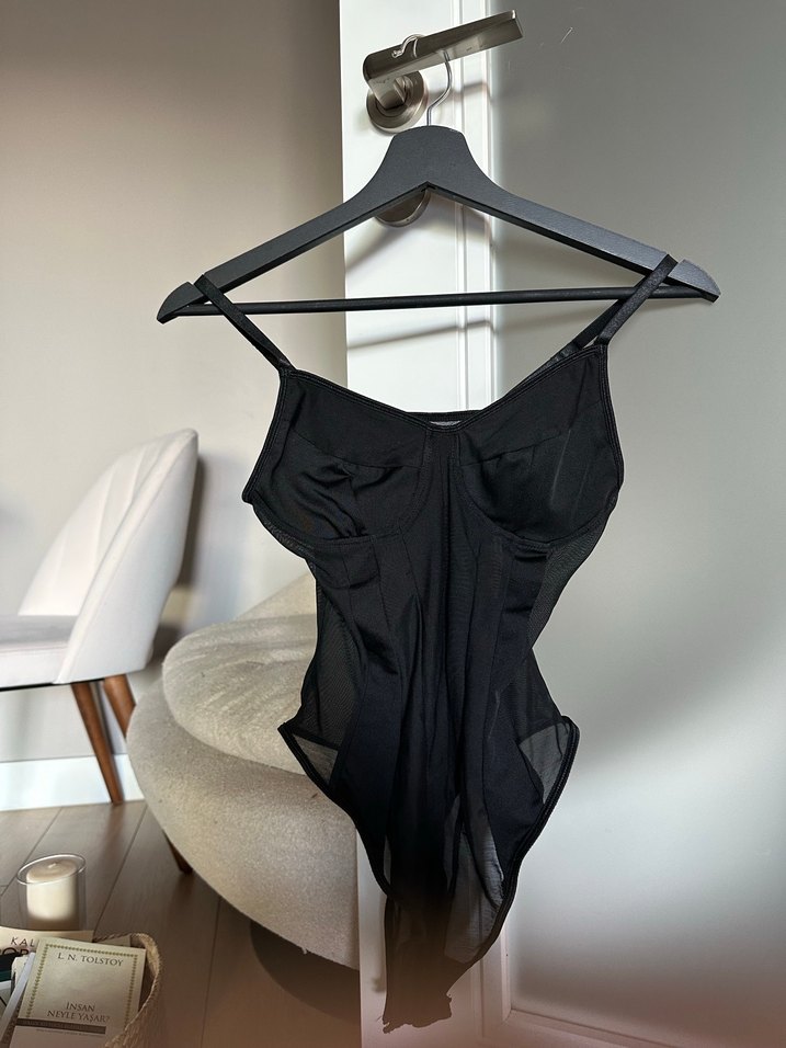 Drapeli Siyah Strappy Kadın Bodyüst - Görsel 2