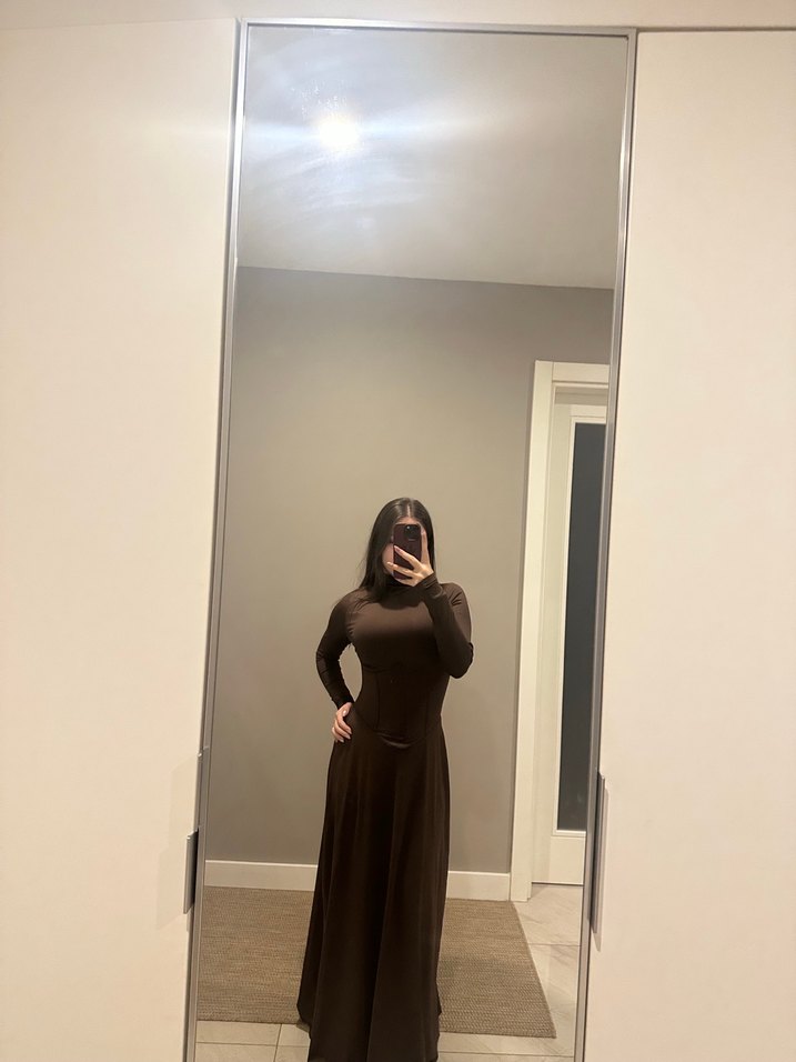 Kahverengi Uzun Kollu Korse Detay Kadın Elbise - Görsel 2