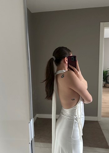 Beyaz İncili Sırt Detay Uzun Kadın Abiye Elbise - Görsel 3