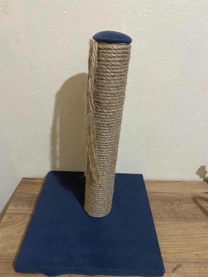 Gri Tabanlı Kedi Tırmalama Direği - Görsel 2