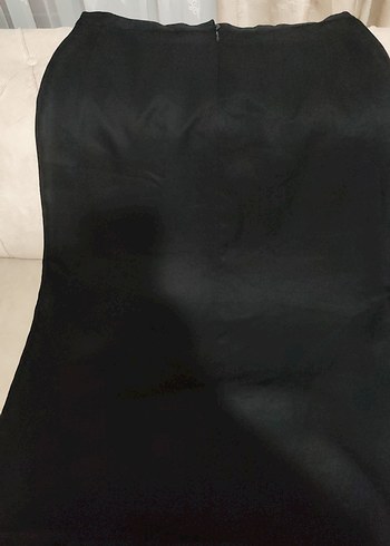 Siyah Uzun Dökümlü Kadın Etek - Görsel 3