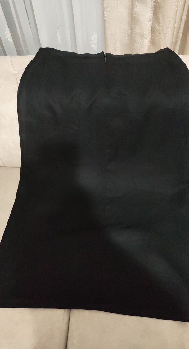 Siyah Uzun Dökümlü Kadın Etek - Görsel 3